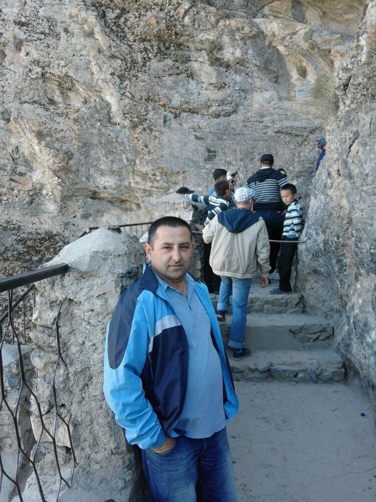  ,   Ali Hakim, 52 ,   ,   , c 
