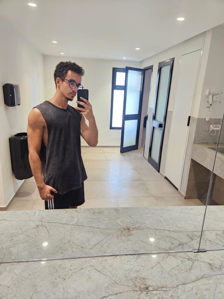 ���������� ������, ���� ����� Yassine, 25 ���, ������������ ��� ����� � ���������, c�������� ���������