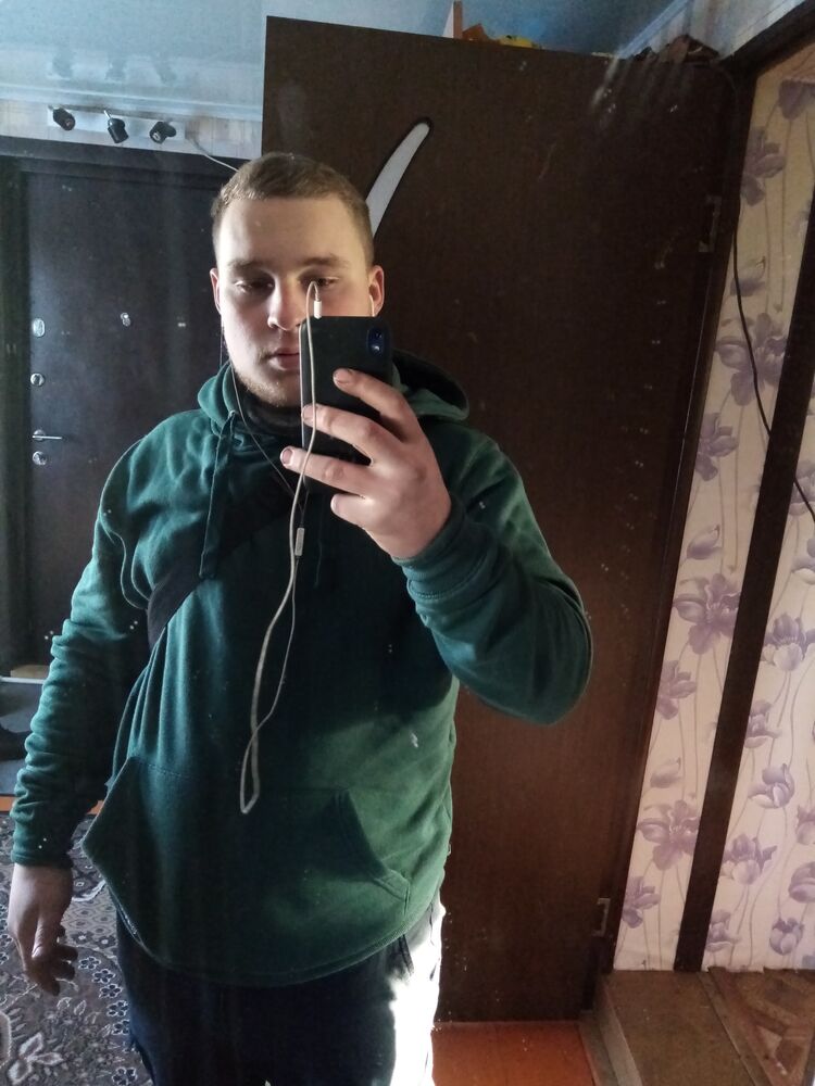  27426971  Denis, 23 ,    