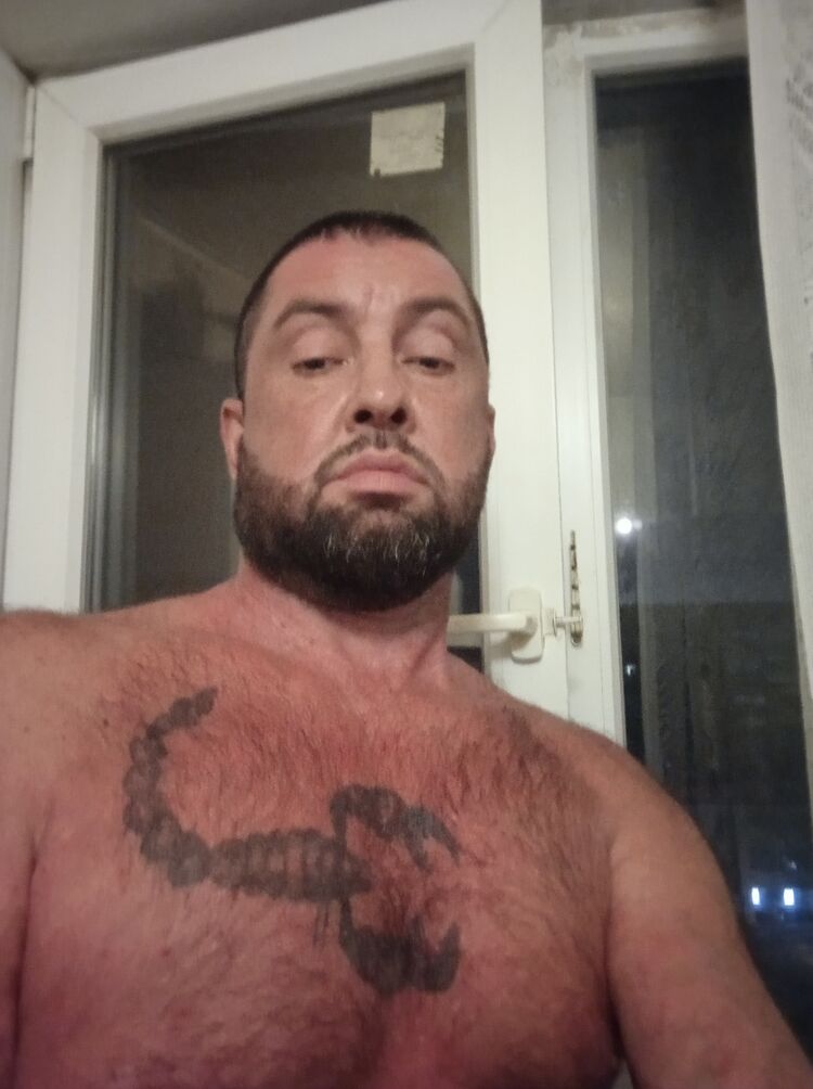  47216191  Denis, 48 ,    