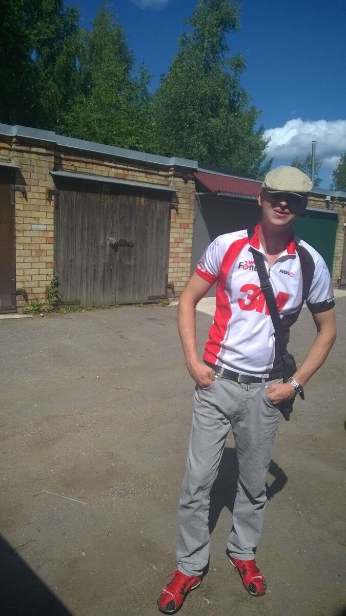 7431811  Aleksandr, 41 ,    