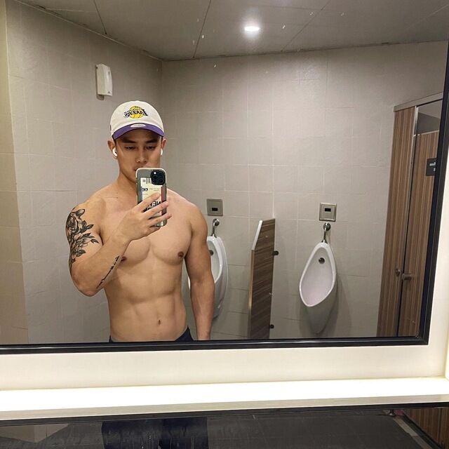  ,   Kris, 31 ,   ,   