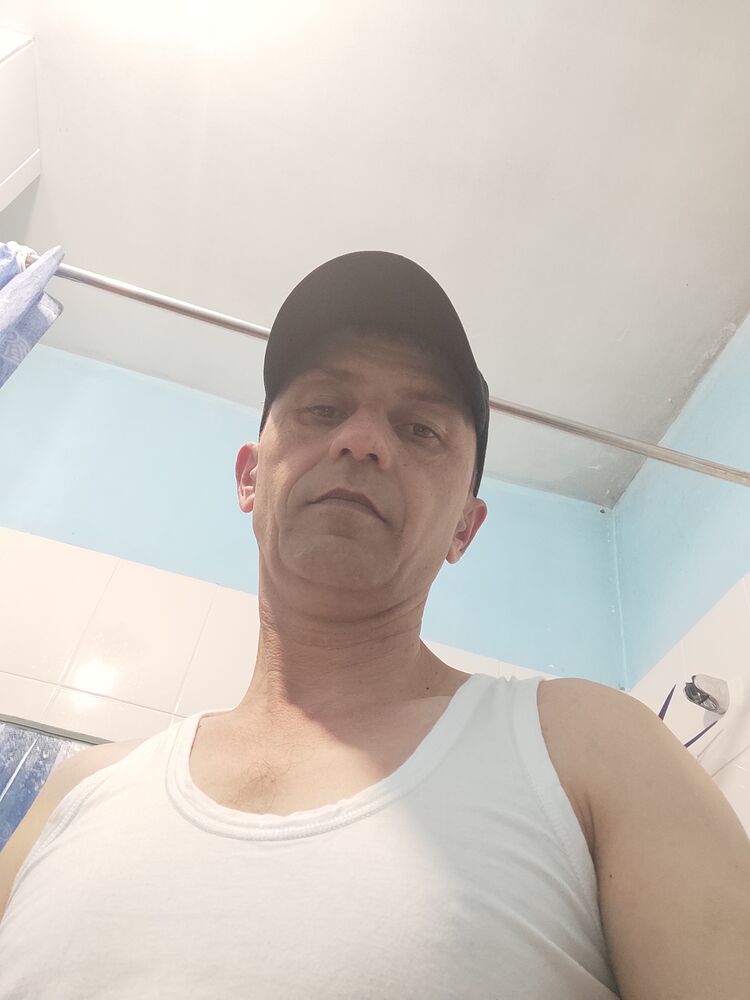  43515331  Ilhom, 38 ,    
