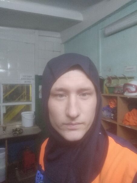  33179331  Ivan, 31 ,    