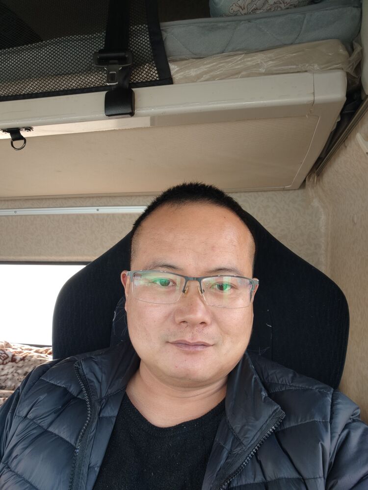  48611841  Zhuke, 37 ,    