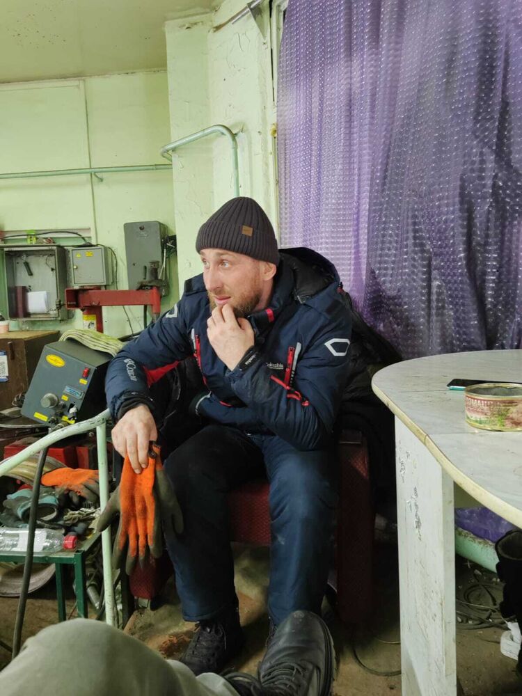  49002741  , 34 ,    -