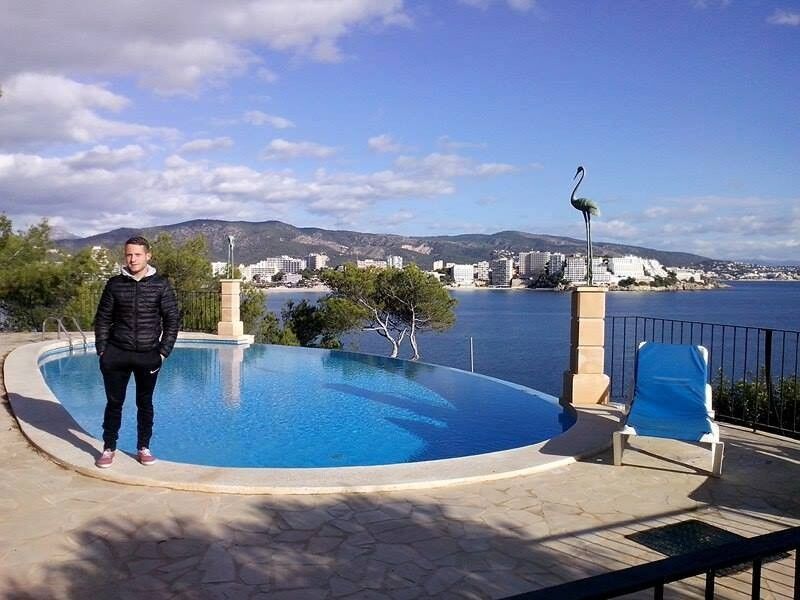  7166541  Alper, 32 ,    Madrid