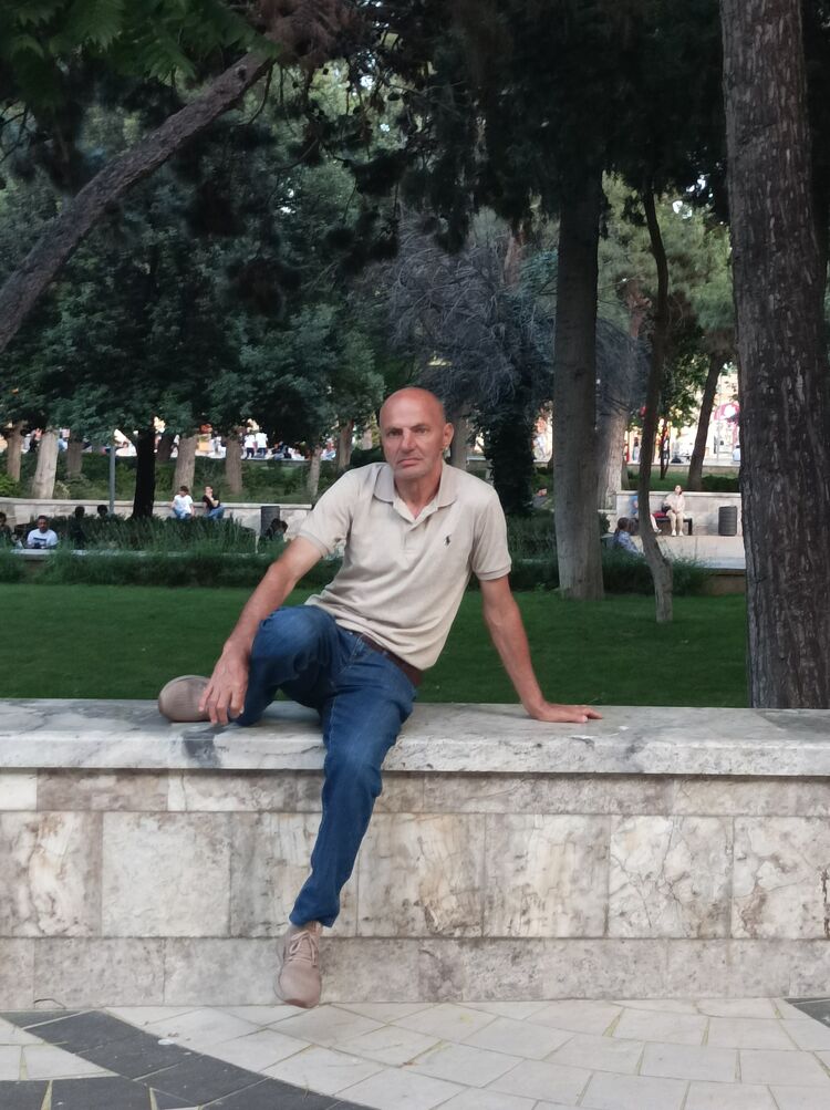  ,   Kamil, 57 ,   ,   