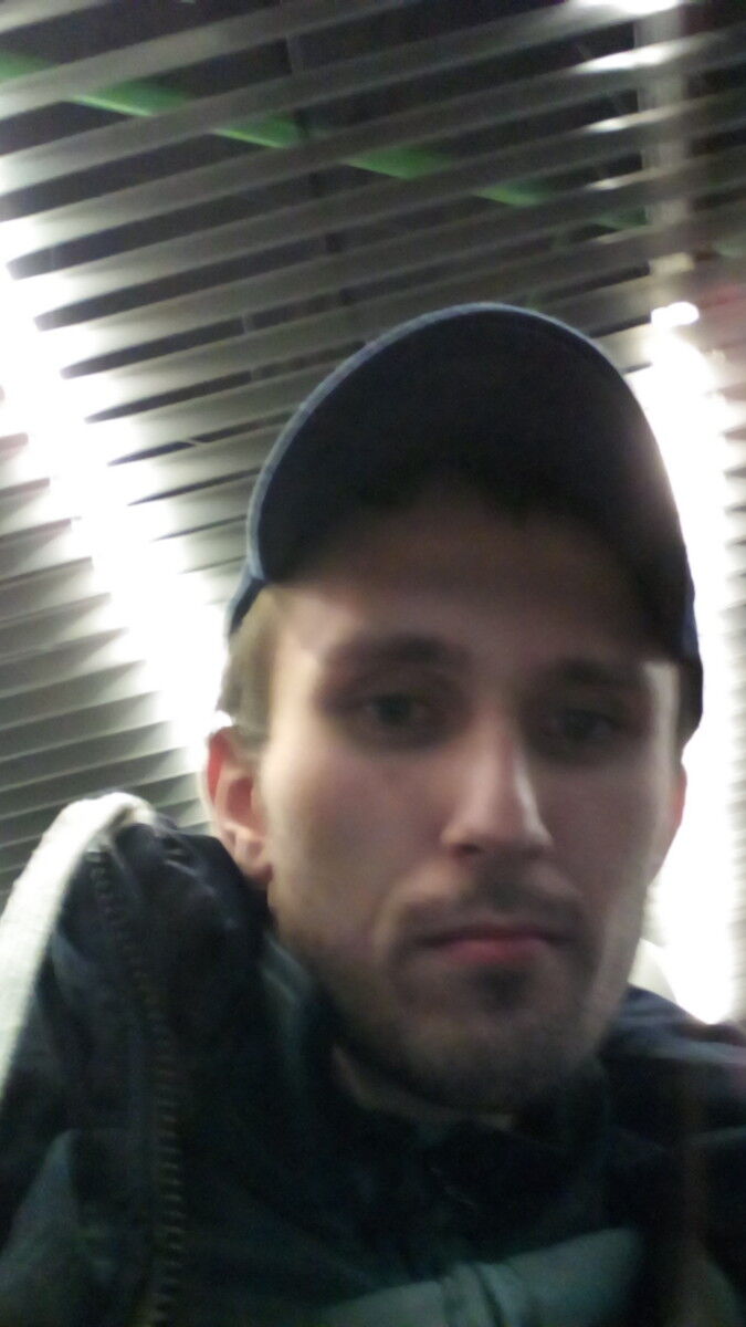  8432171  Vetalt, 31 ,    