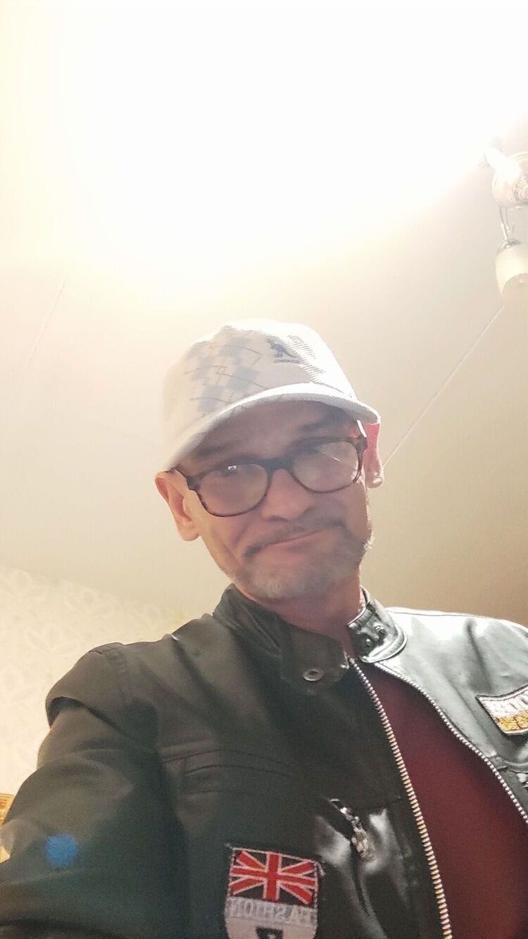  39850751  Arturs, 46 ,    