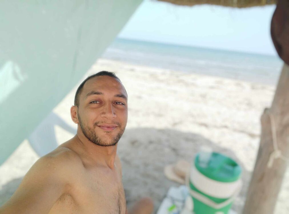  39608031  Moez mannoub, 33 ,    Tunis