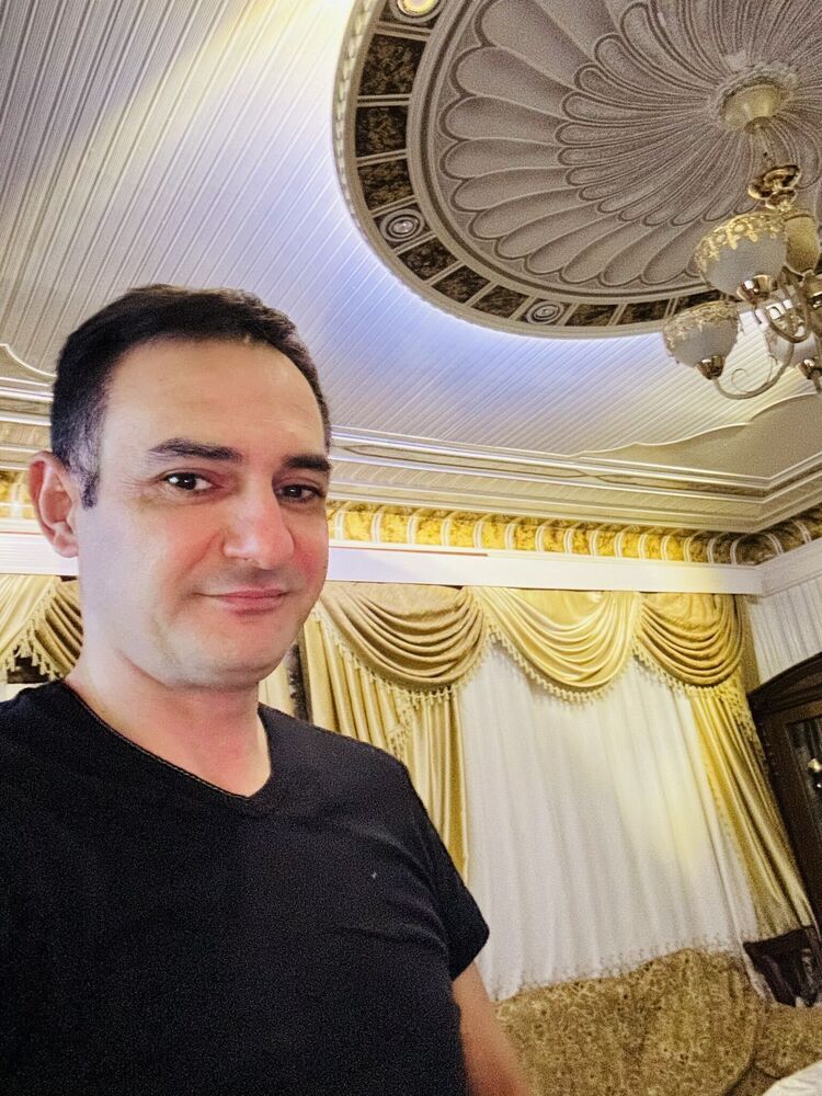  44263681  Niko, 40 ,    