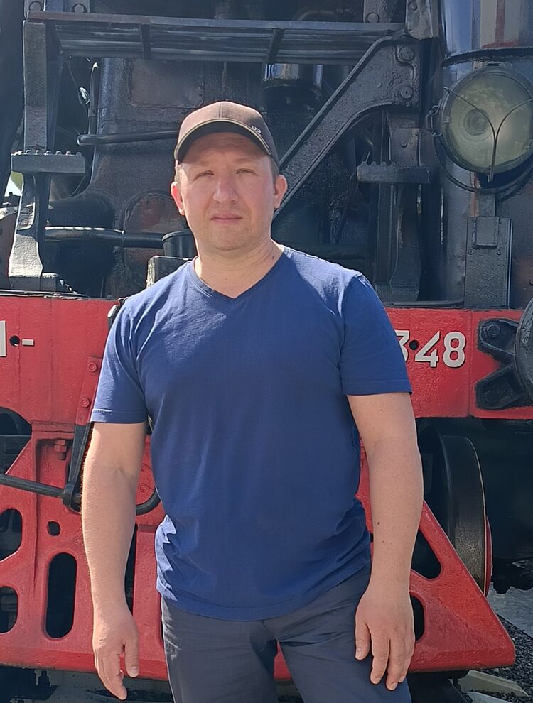  42872441  , 46 ,    