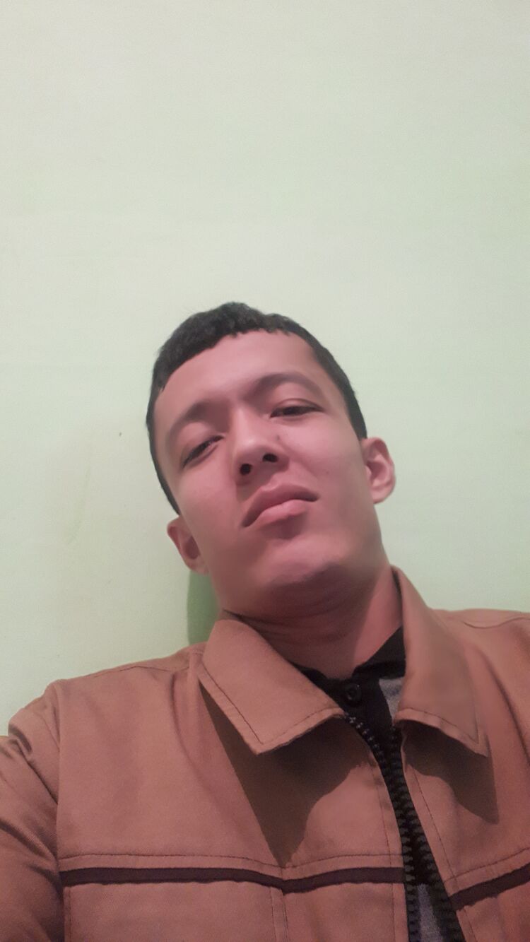  22915121  Adham, 35 ,    