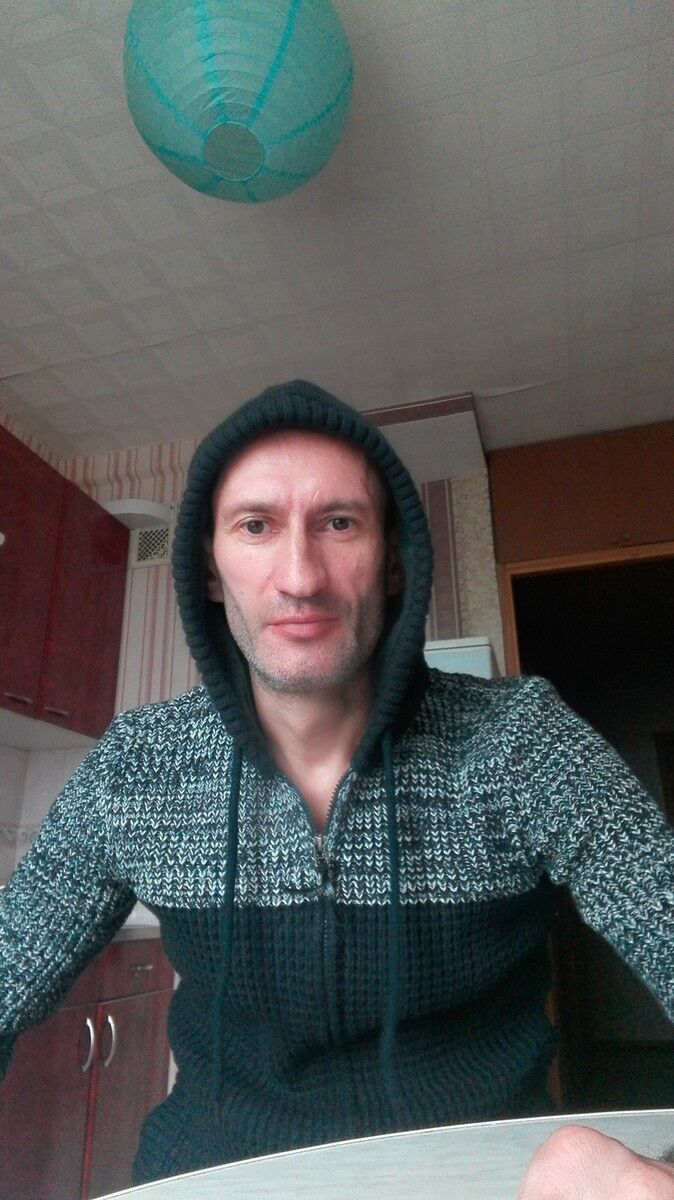 ,   Viktor, 55 ,   