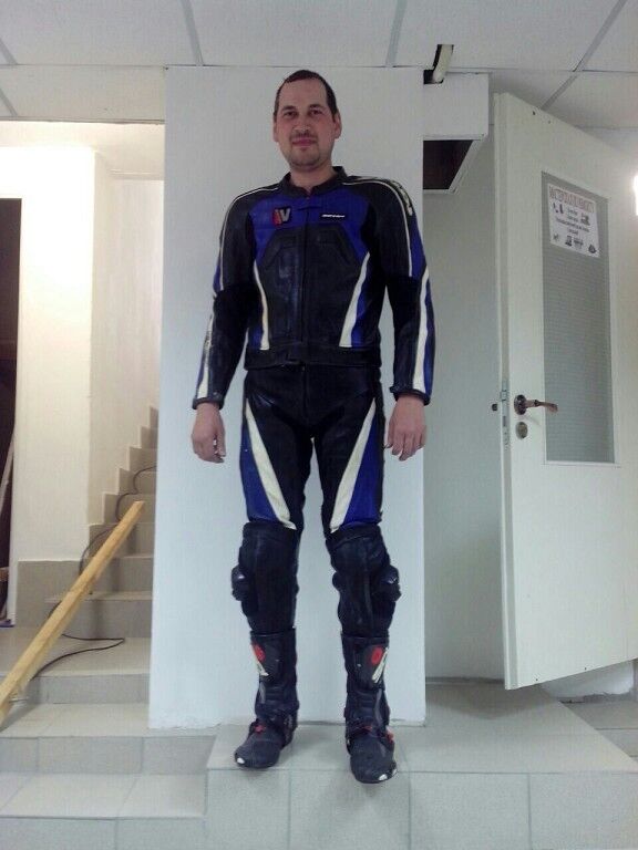  ,   Antony, 41 ,   ,   , c 
