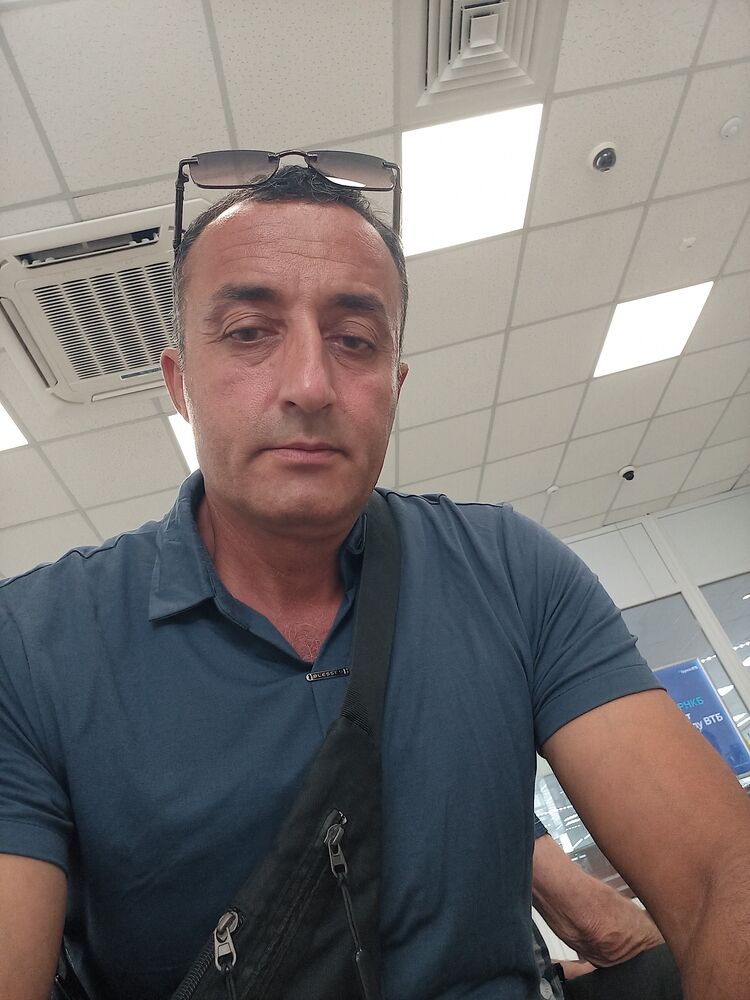  46046431  Gayrat, 48 ,    