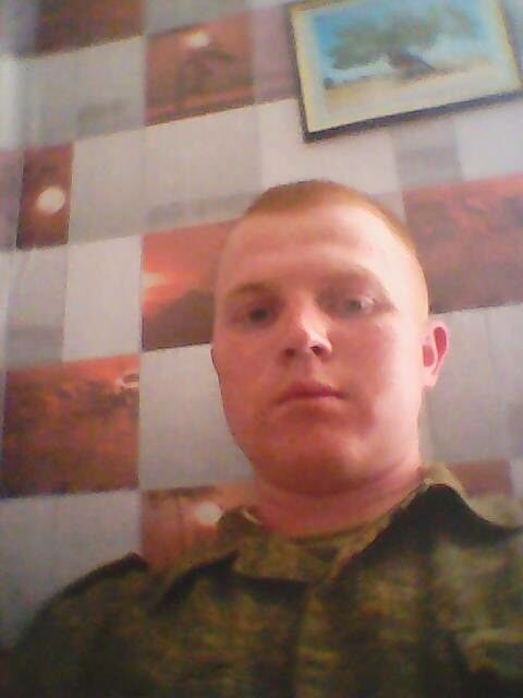  14560221  Sergei, 26 ,    