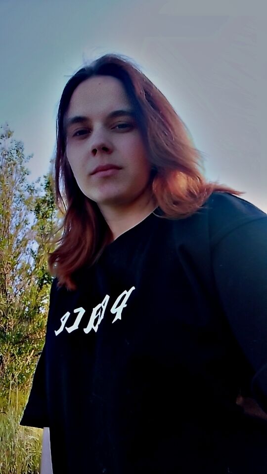  ,   Vlada, 21 ,   ,   , c 