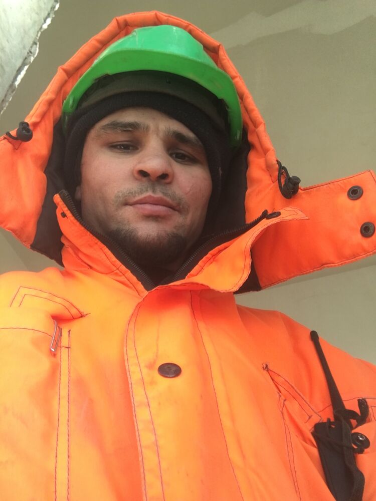  49043591  , 28 ,    