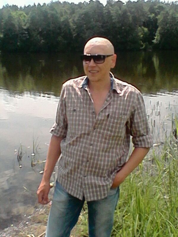 32613481  Barcas, 49 ,    