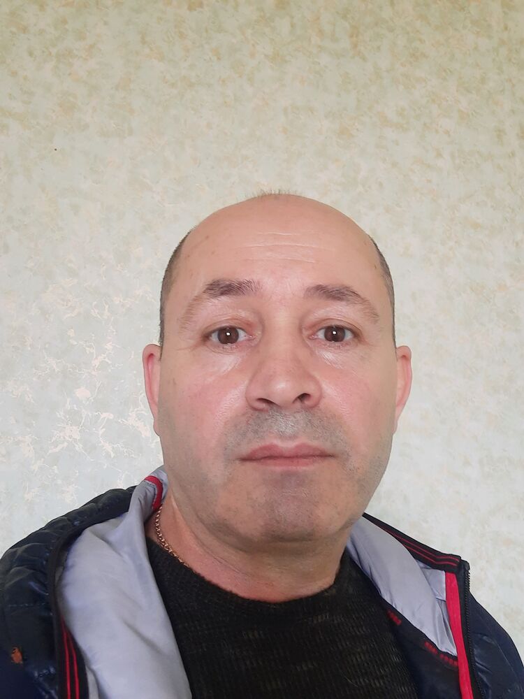  46137591  Roma, 49 ,    
