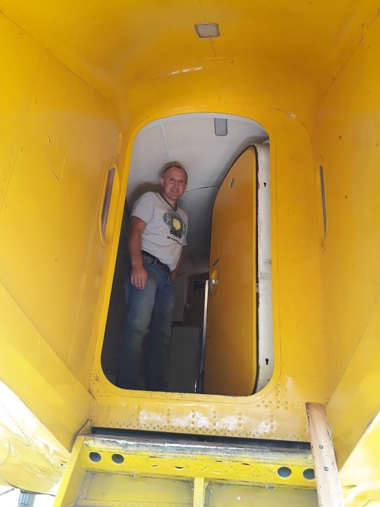  18912221  , 46 ,    -