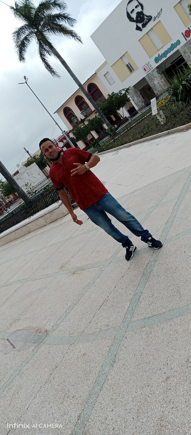  38841091  Yordaniel, 44 ,    