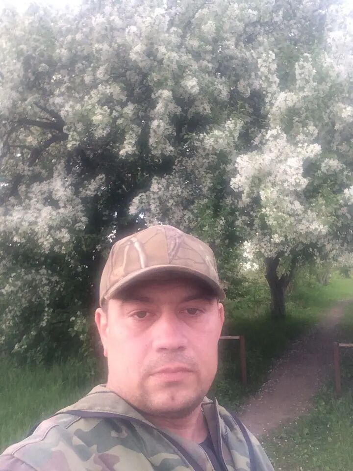  ,   Sergei, 41 ,   c 