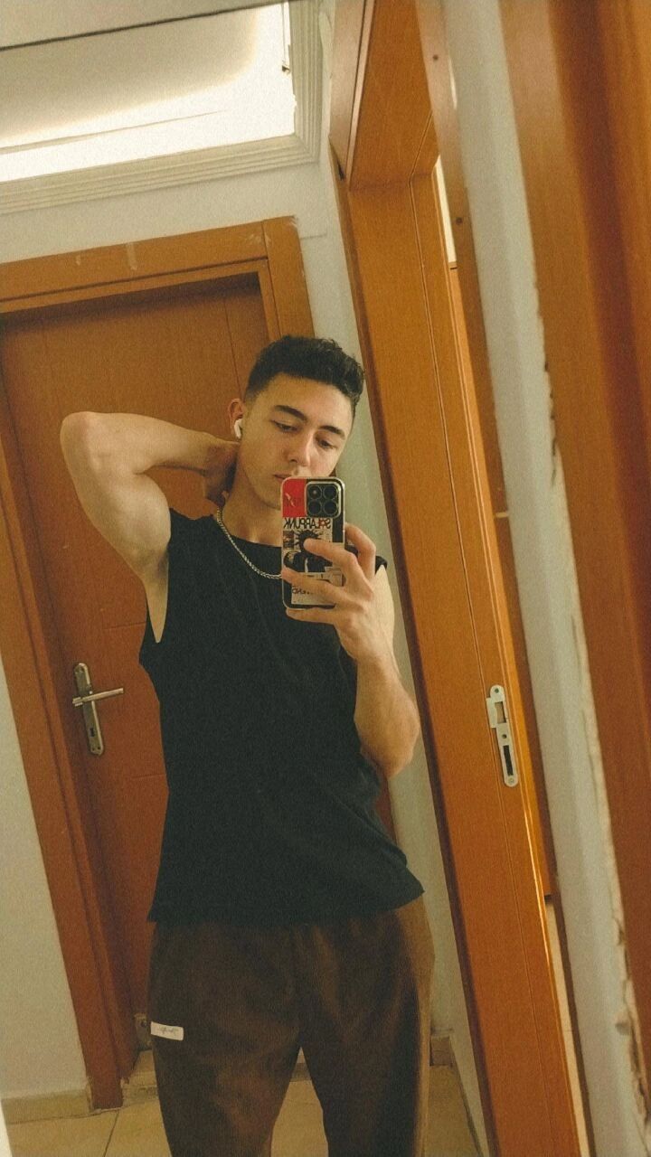  54316491  Amin, 21 ,    