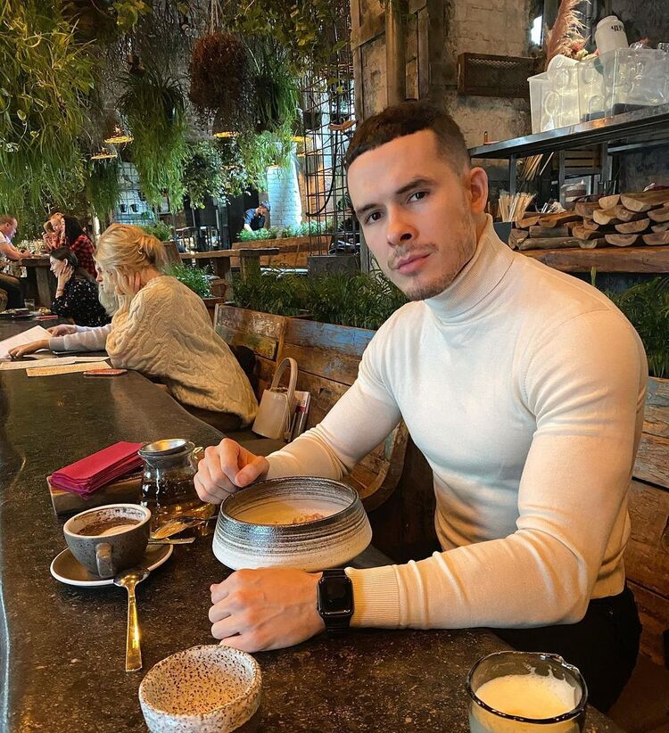  30712051  Andrey, 37 ,    Phuket