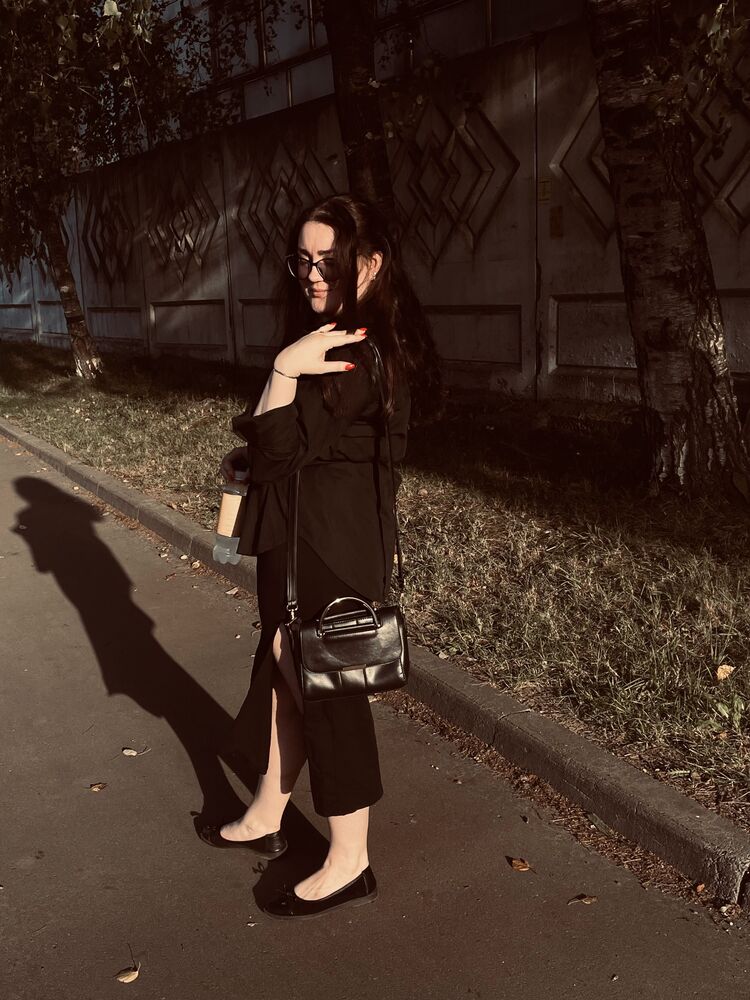  53426431  , 24 ,    -