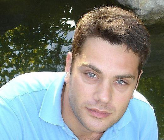  6135741  Gio, 40 ,    