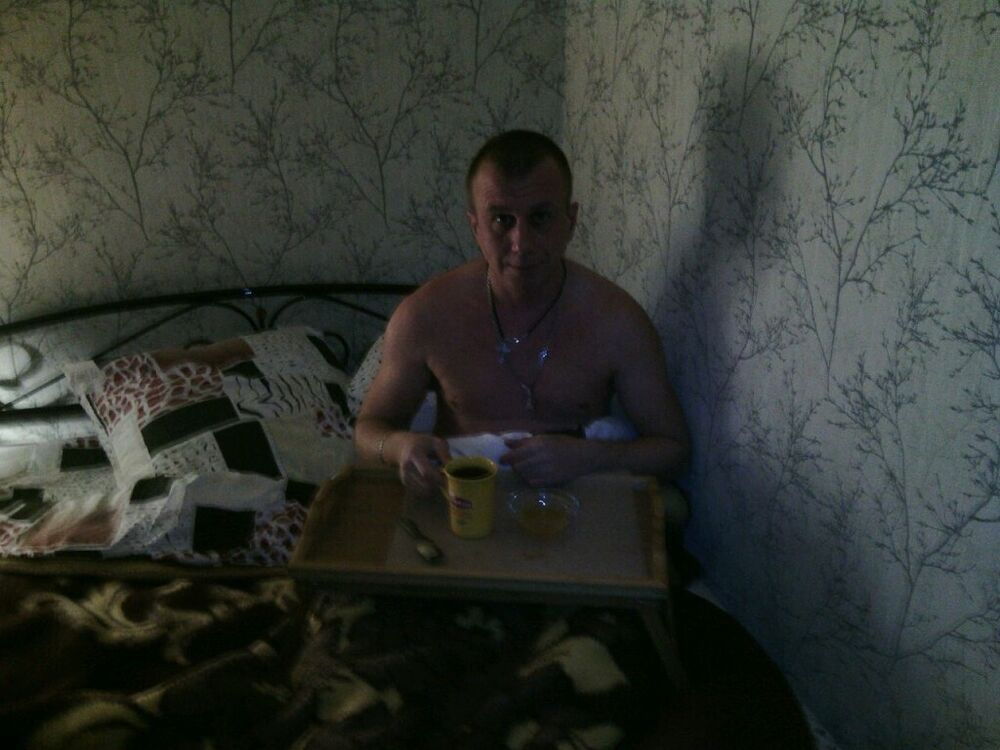  21598911  , 52 ,    