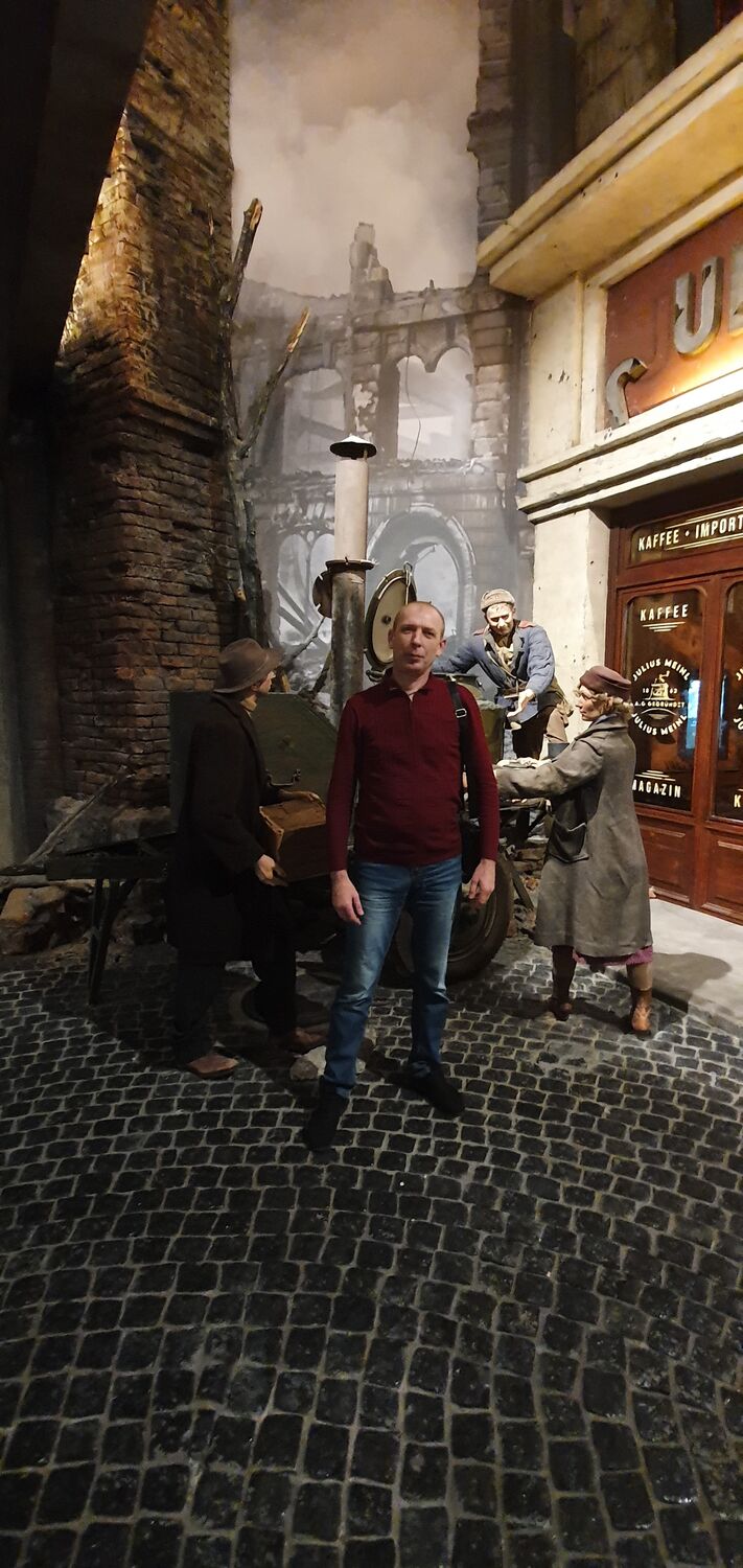  ,   Sergey, 52 ,   ,   