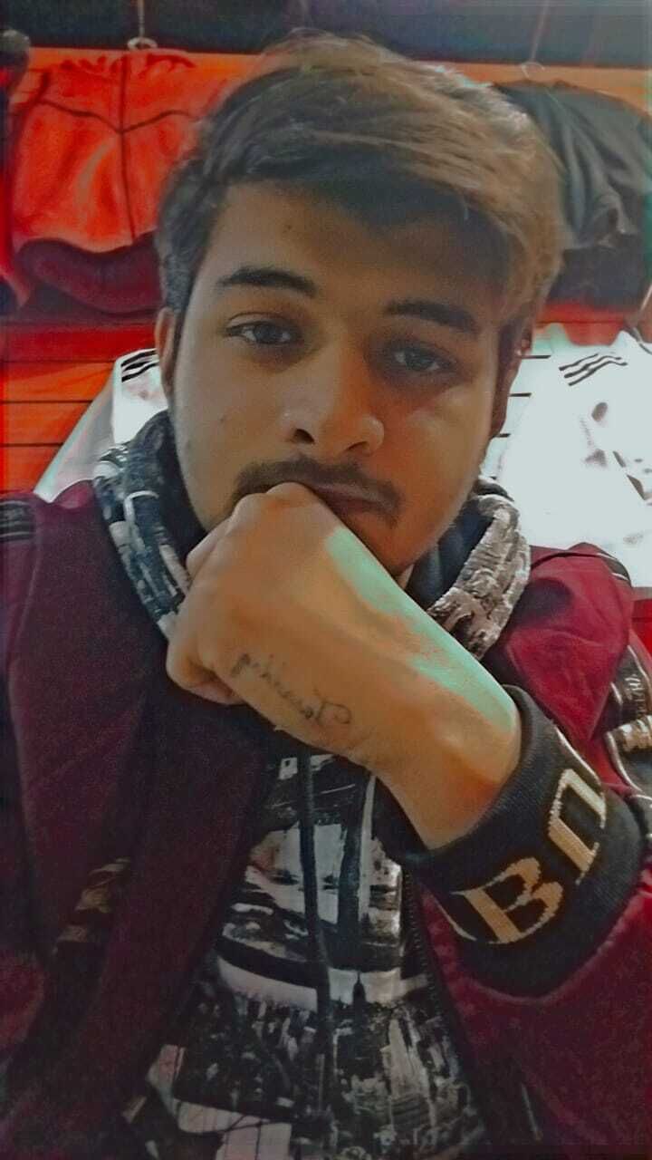  34376731  Ali, 22 ,    