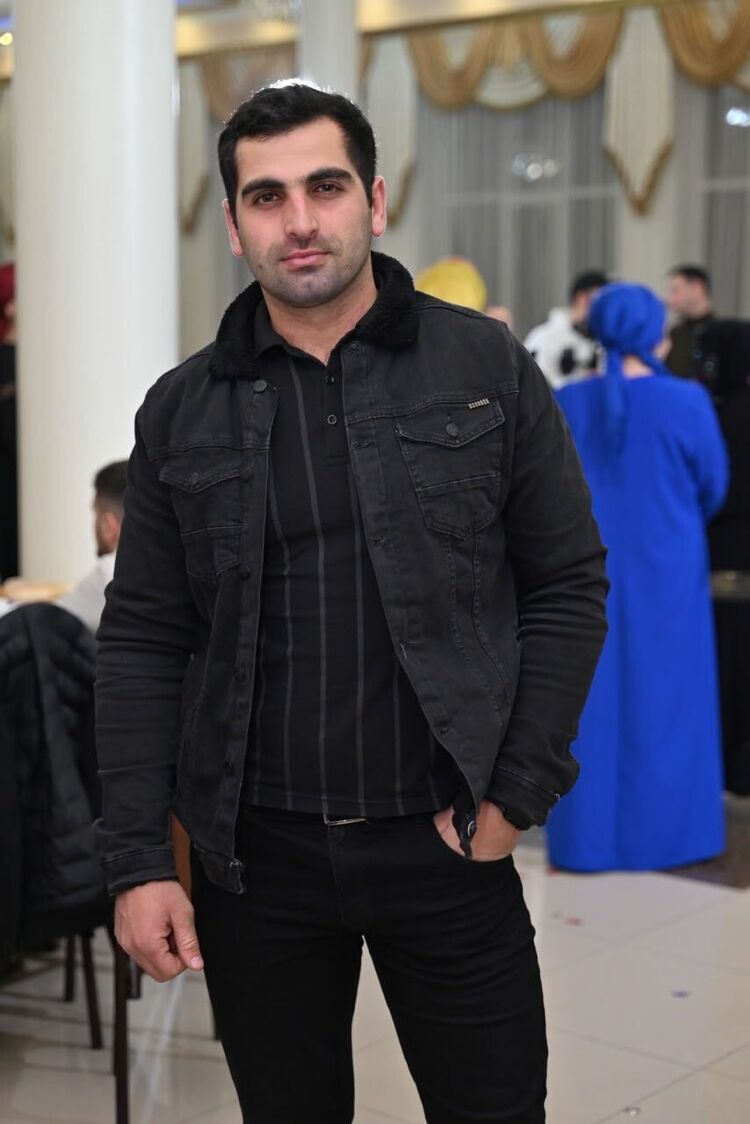  35591231  Ibragim, 30 ,    