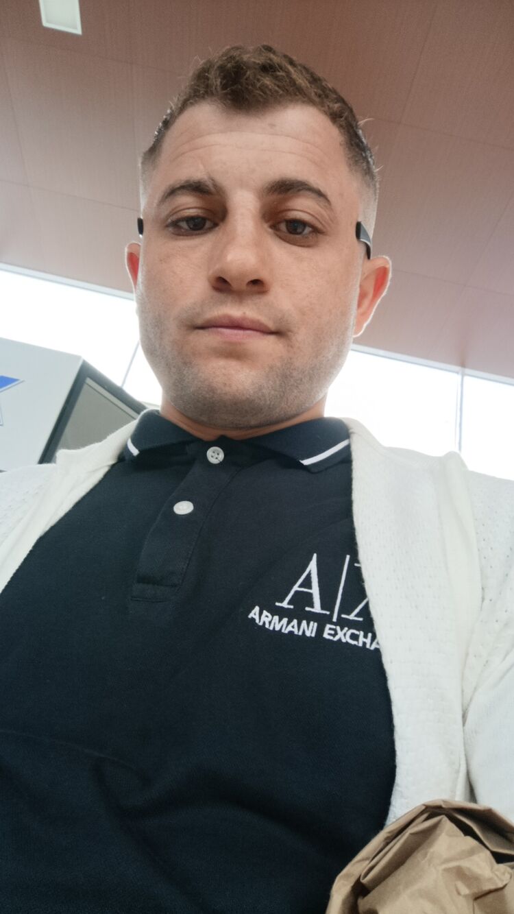  53828881  Tima, 27 ,    