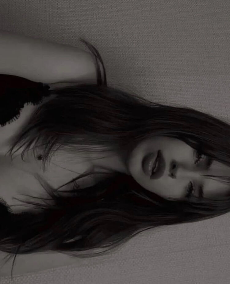  ,   Stescha, 24 ,   ,   