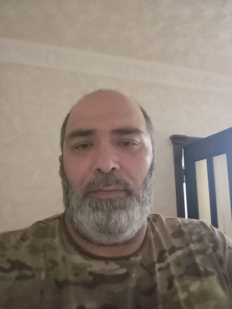  44246291  Bekhan, 45 ,    