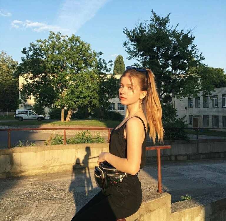  ,   Katysha, 22 ,   ,   , c 