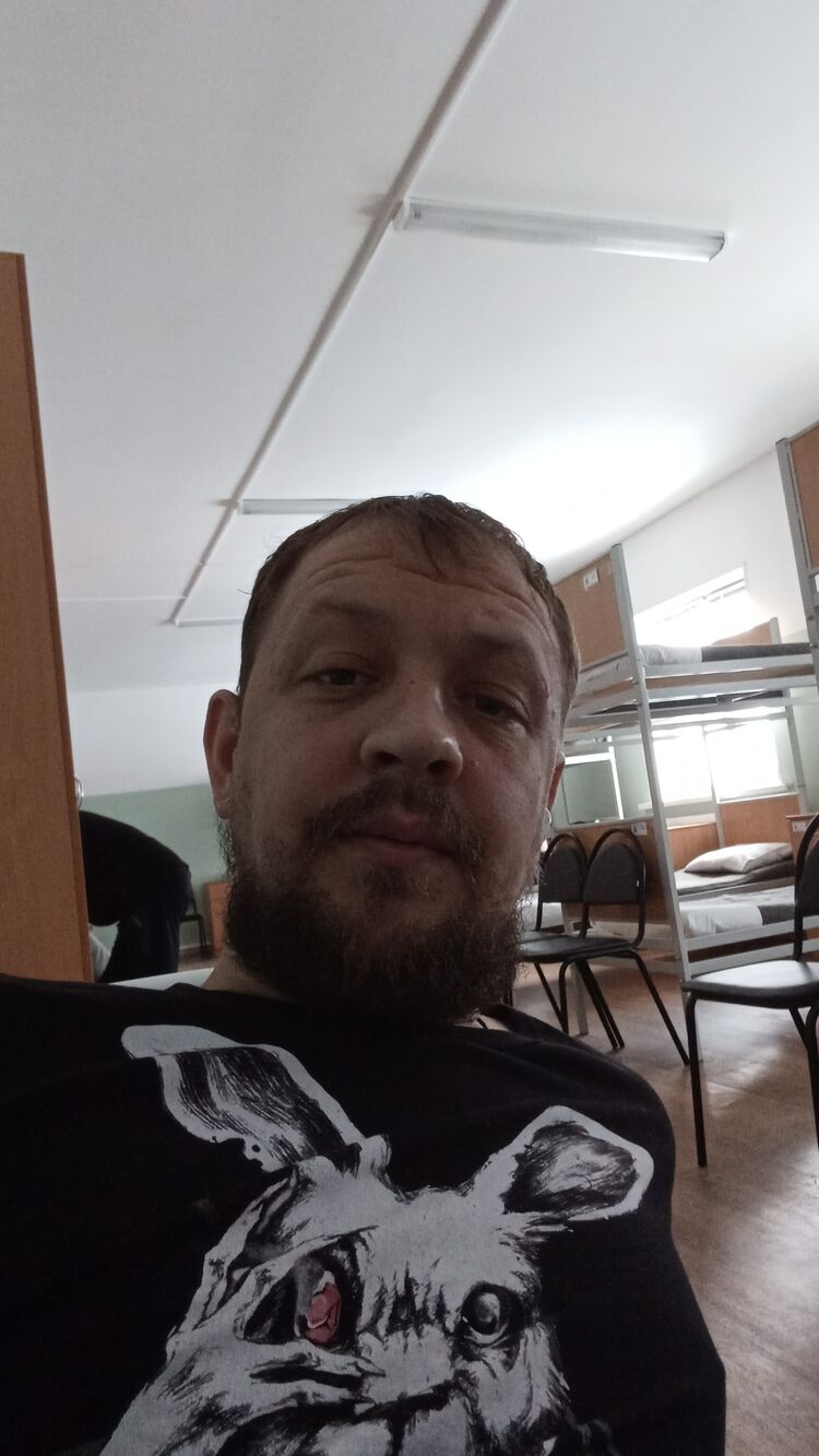  42037091  , 37 ,    