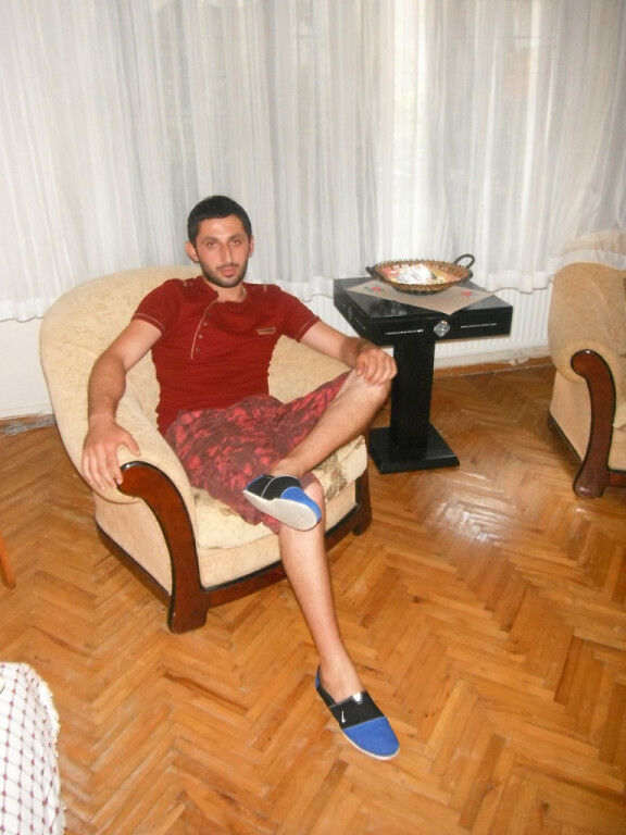  5591881  Besiki, 39 ,    