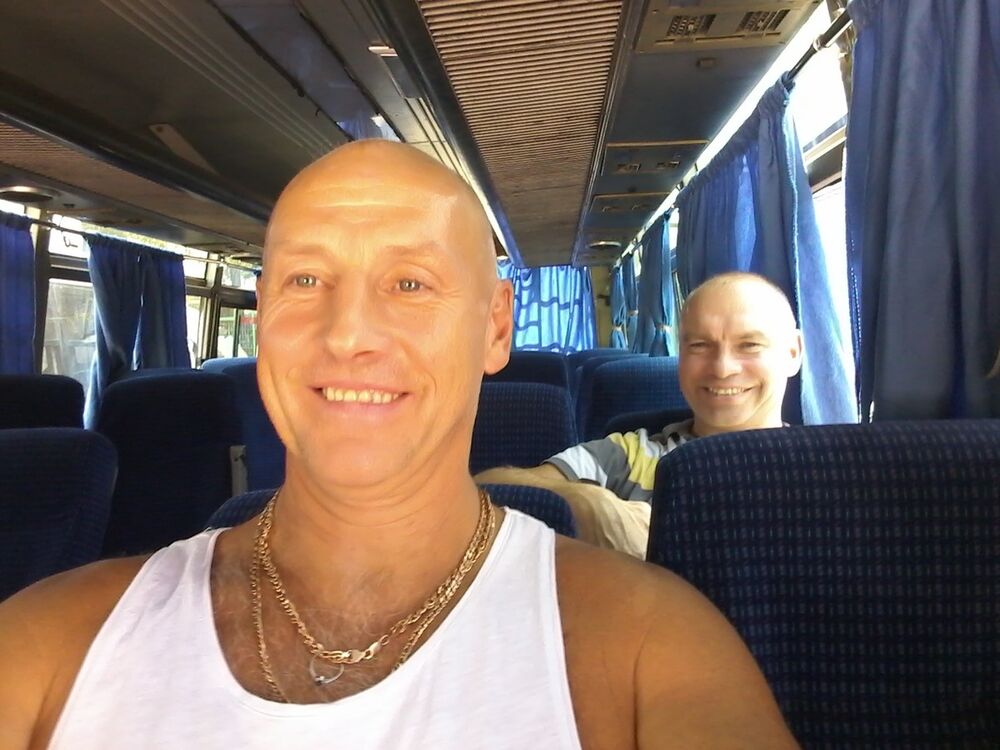  11525991  Oleg, 54 ,    