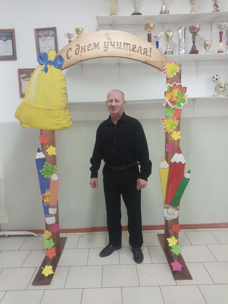  54747111  Andrea, 48 ,    