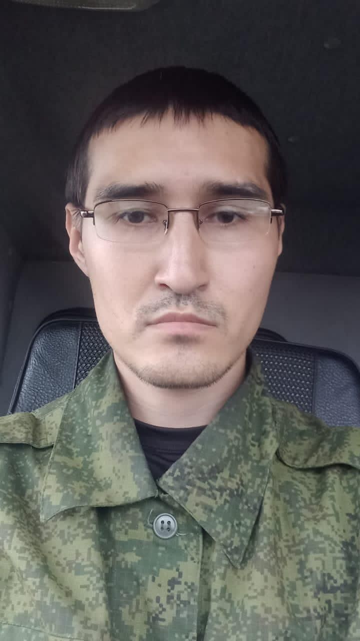  31452081  Yaroslav, 31 ,    