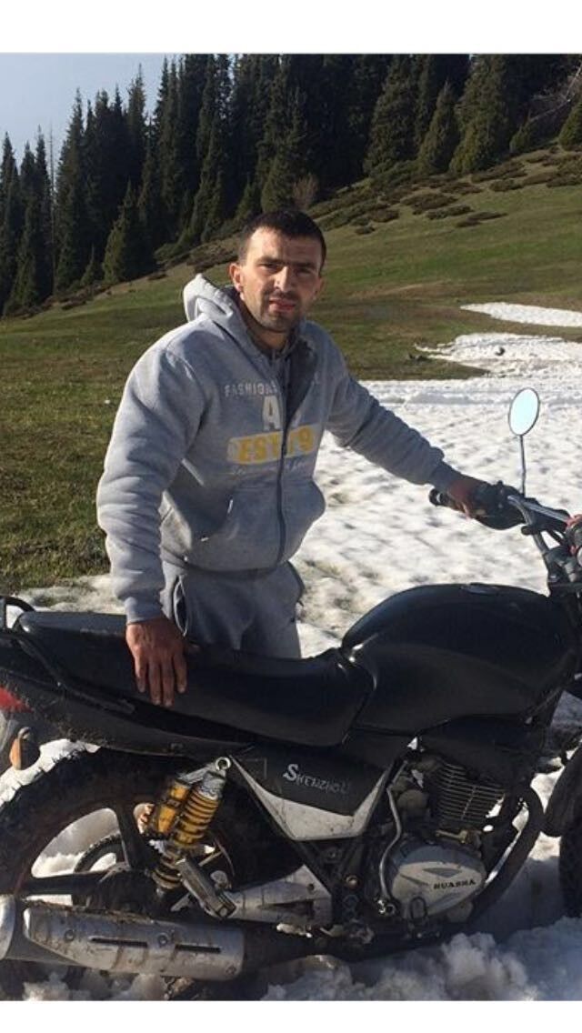  17417371  Salman, 37 ,    