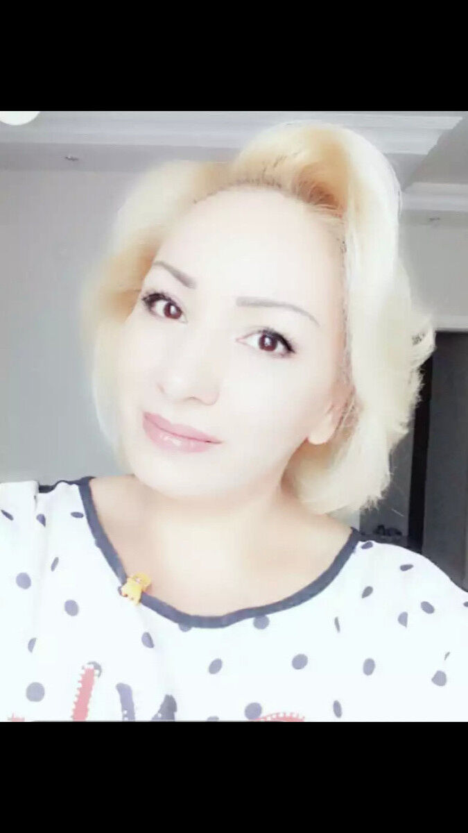  ,   Lola, 46 ,  