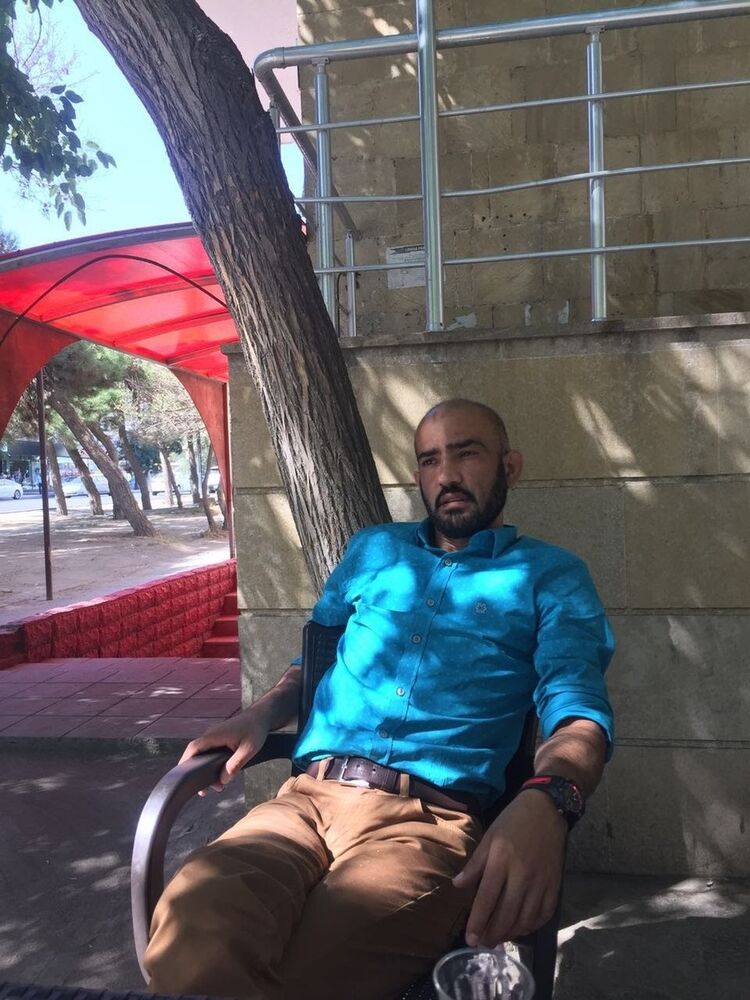  17041861  Ceyhun, 44 ,    