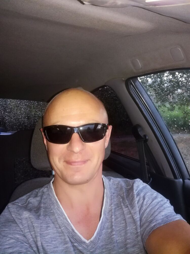  28085591  , 40 ,    